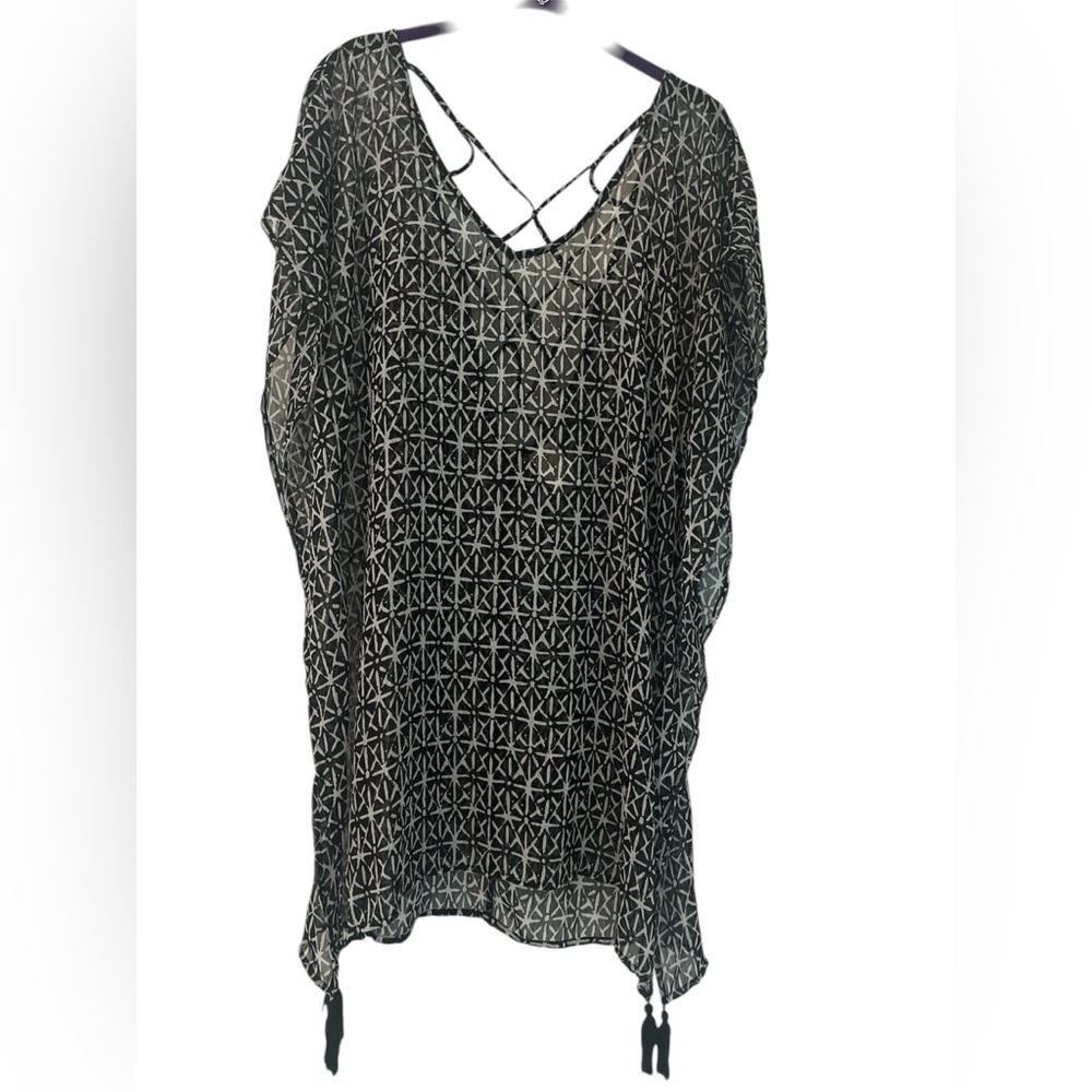 Women’s Kona Sol coverup. Size M
